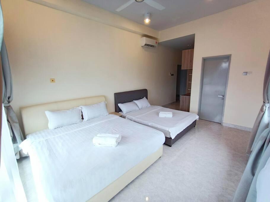 Apartemen Deluxe Sunrise 3 Bedroom Loft B Side Seaview Above Imago Shopping Mall