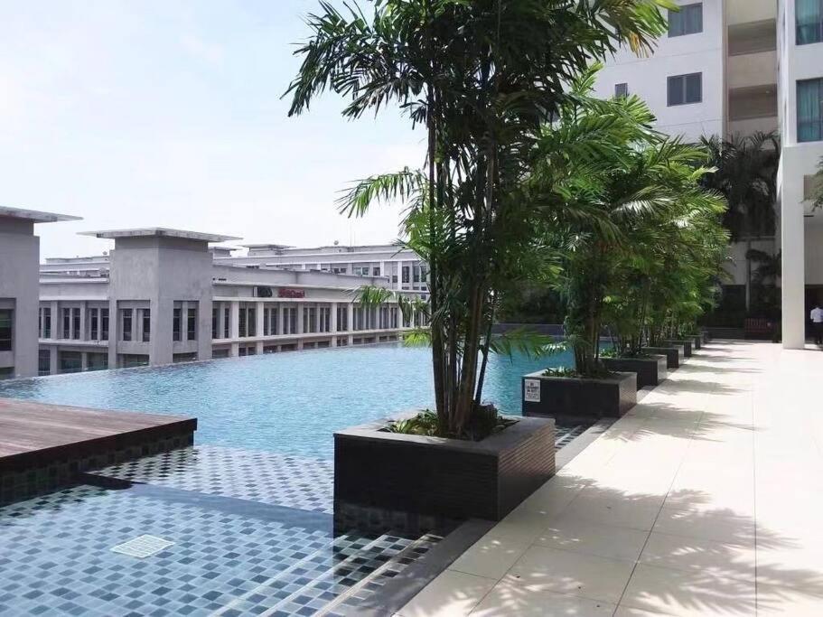 Apartemen Deluxe Sunrise 3 Bedroom Loft B Side Seaview Above Imago Shopping Mall Kota Kinabalu