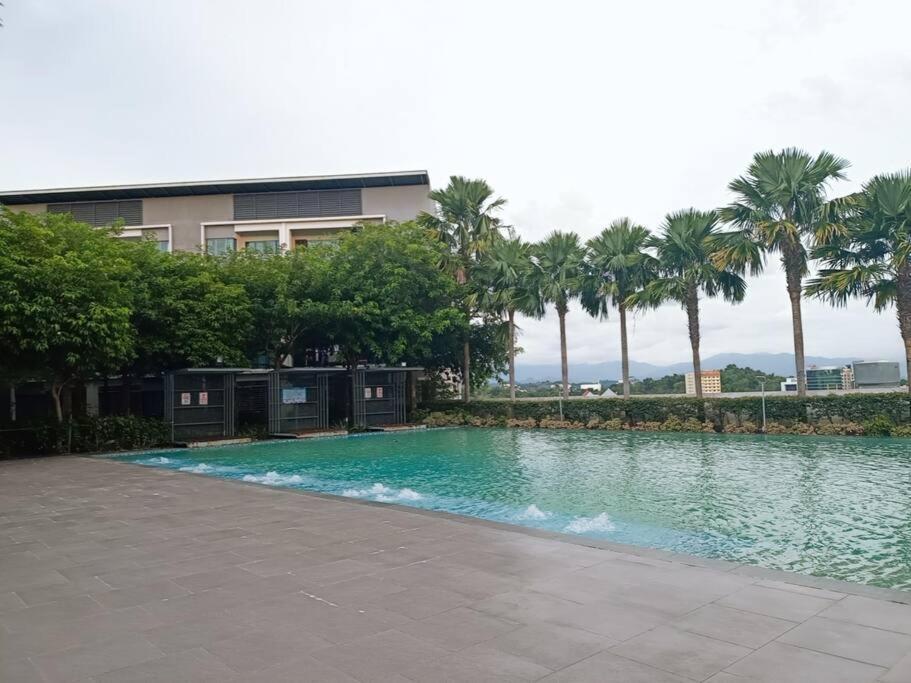 Deluxe Sunrise 3 Bedroom Loft B Side Seaview Above Imago Shopping Mall Apartemen Kota Kinabalu